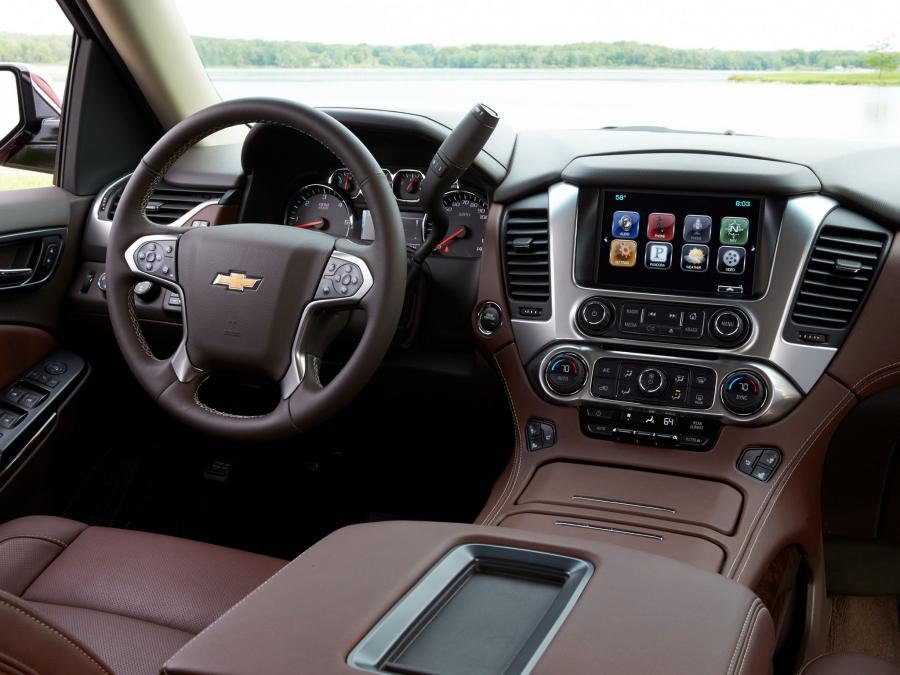 Торпедо Chevrolet Suburban LTZ 2015 года  (фото 19 из 27)